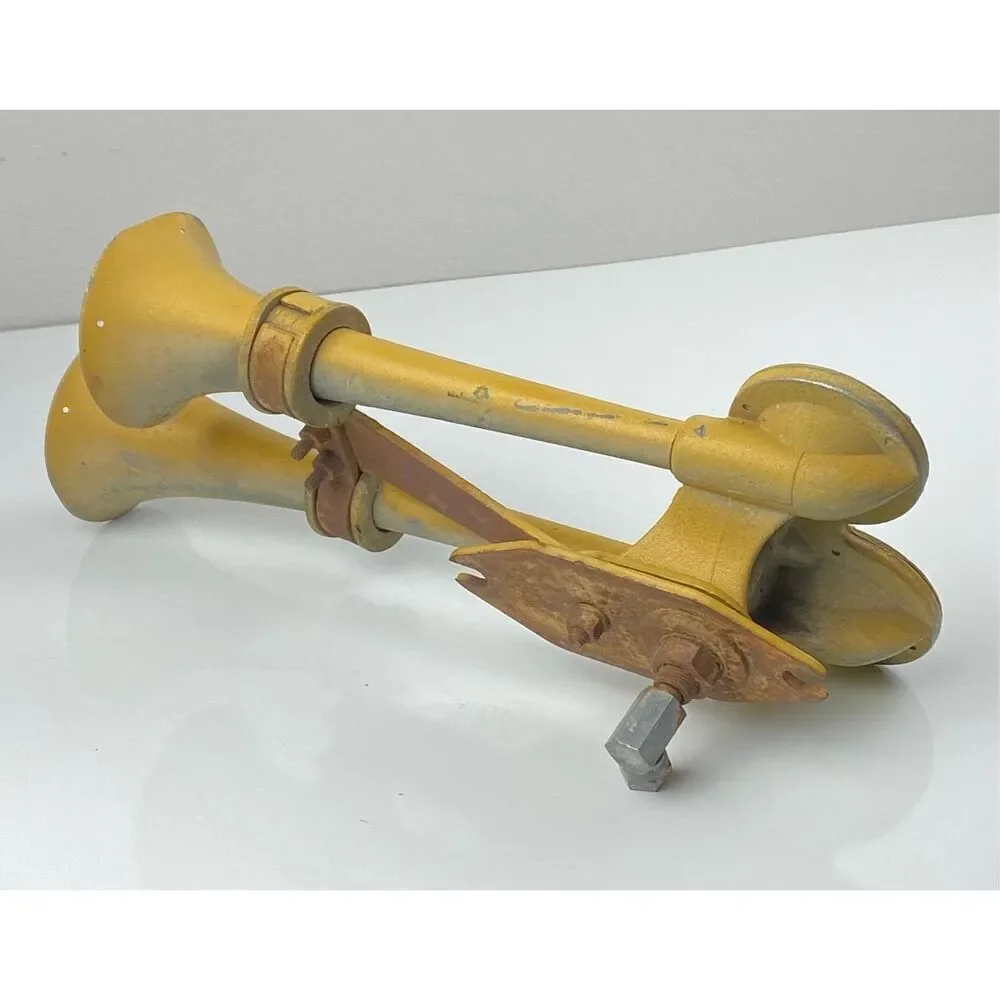 Vintage Double Trumpet Dual Air Horn - Untested - 16in L DP2134